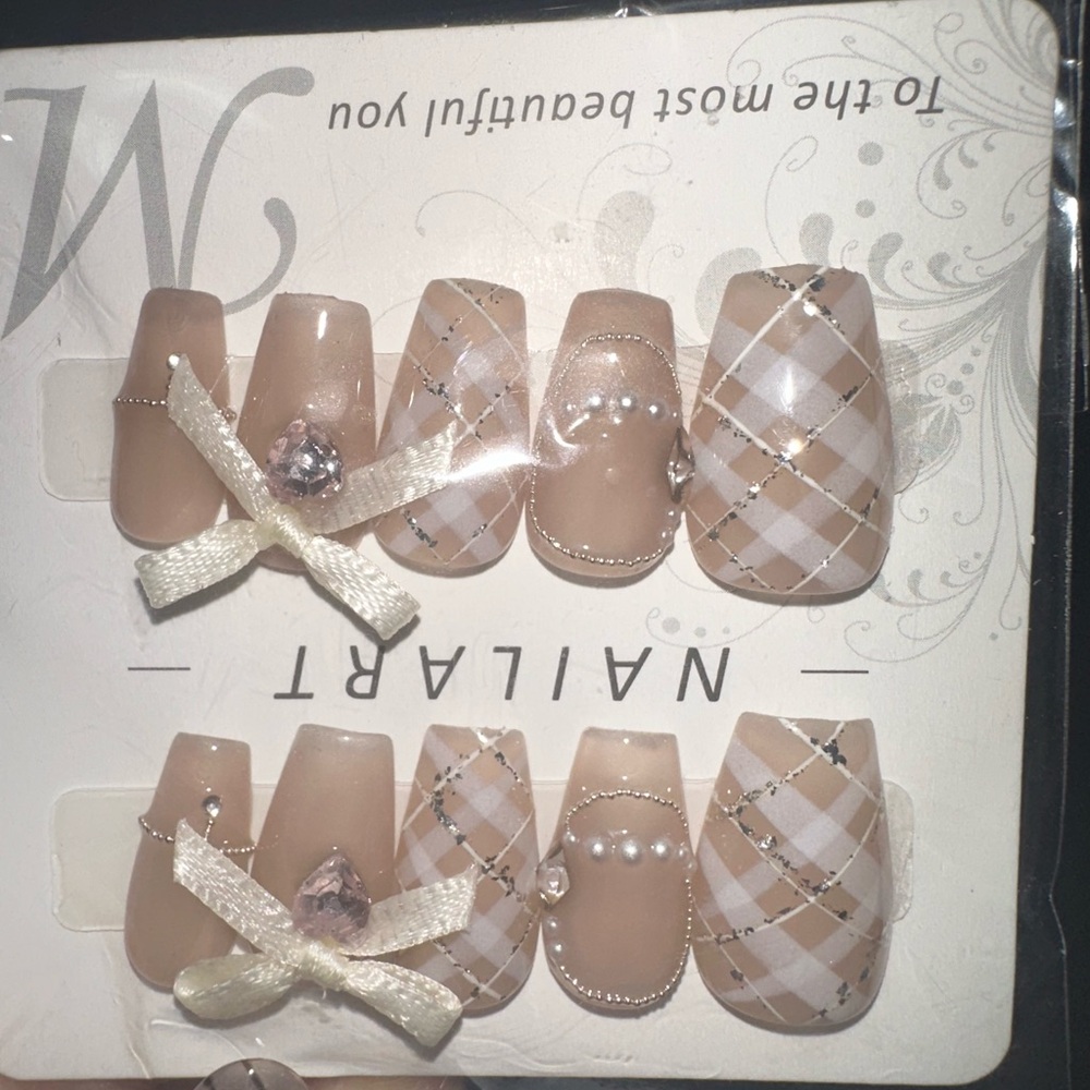 Dainty coquette plaid  beige bow nail set